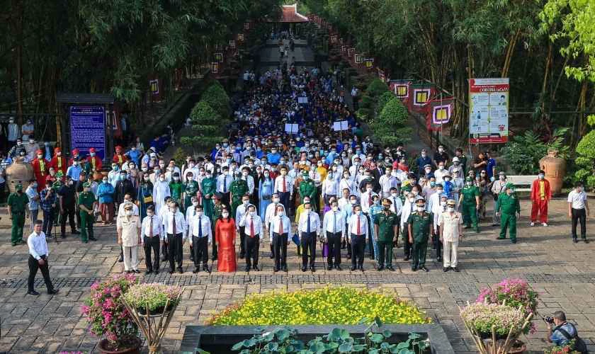 Hình ảnh vua Hùng mới trang nghiêm