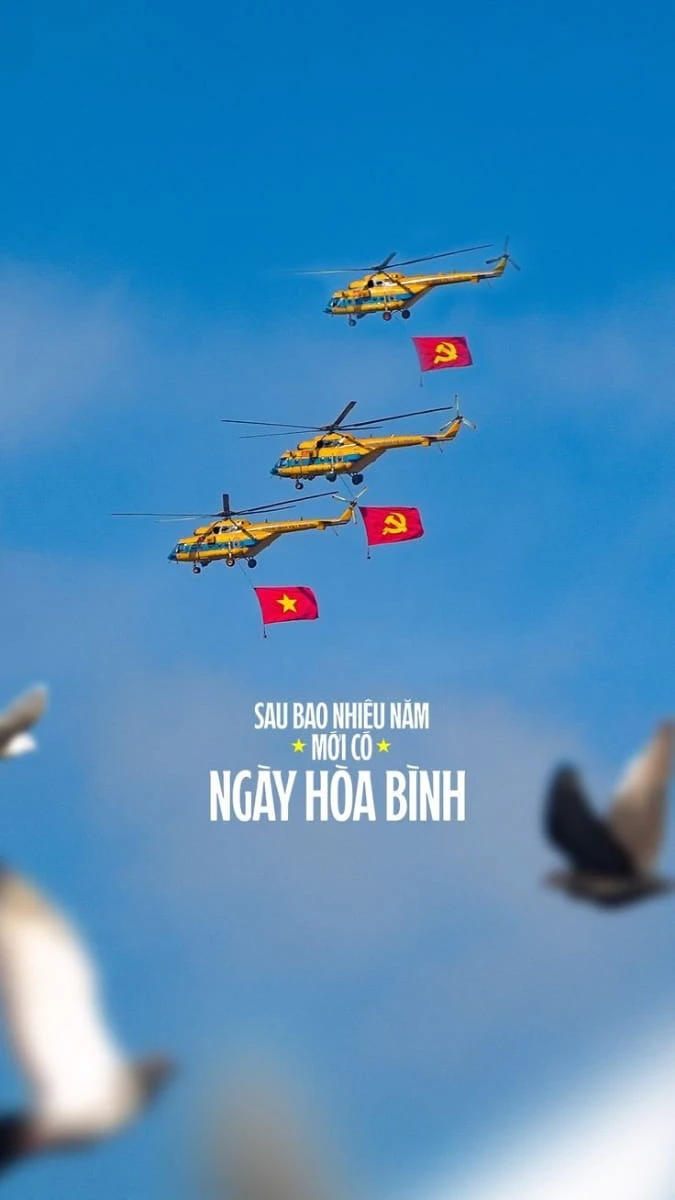 Cờ đỏ sao vàng tung bay trong gió