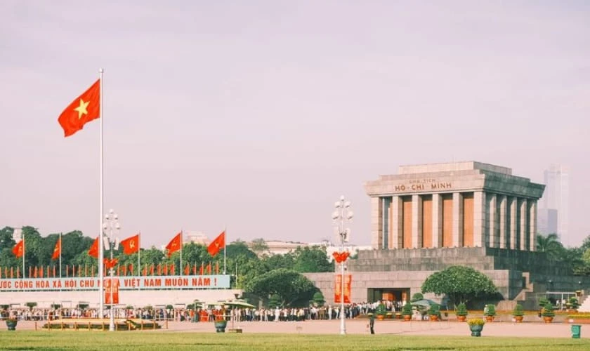 Hình nền 30/4 1/5 cho máy tính các địa danh nổi tiếng ấn tượng