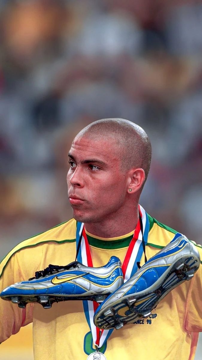 Ảnh Ronaldo Nazario chất lượng cao làm hình nền