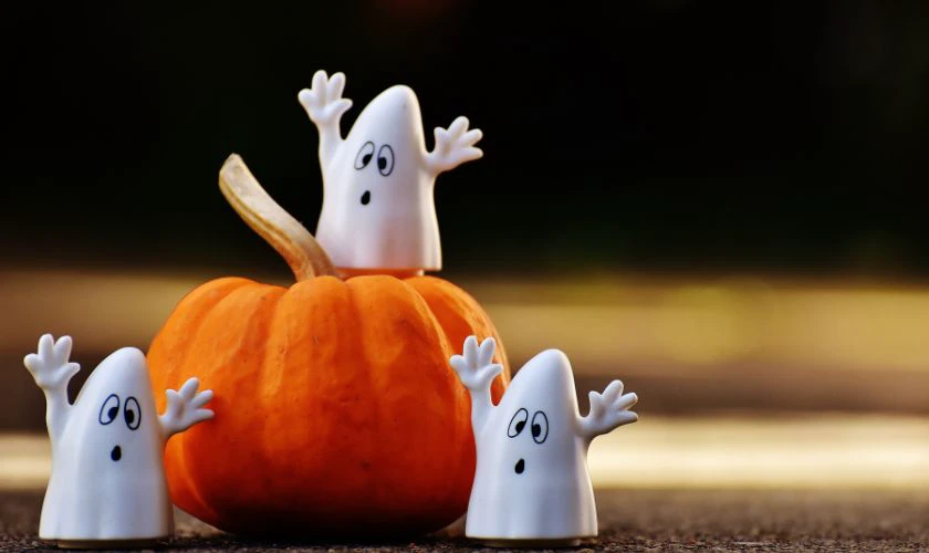 Ảnh Halloween chủ đề bí ngô và con ma