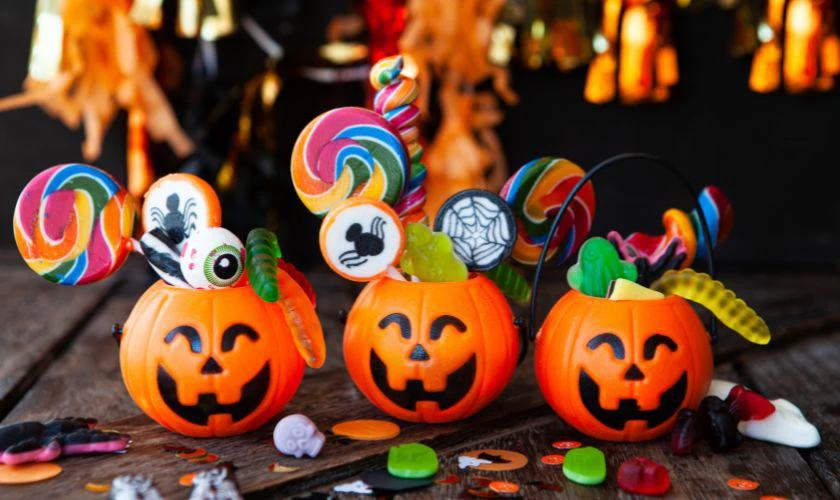 Hình nền Halloween cho máy tính chủ đề bánh kẹo dễ thương