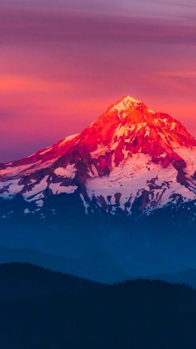 Wallpaper iPhone 15 Pro núi tuyết
