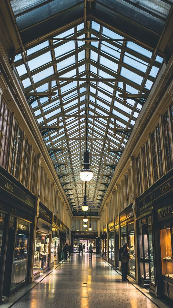 Wallpaper iPhone 17e chủ đề thành phố và kiến trúc