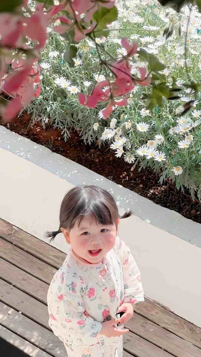 Ảnh nền em bé cute
