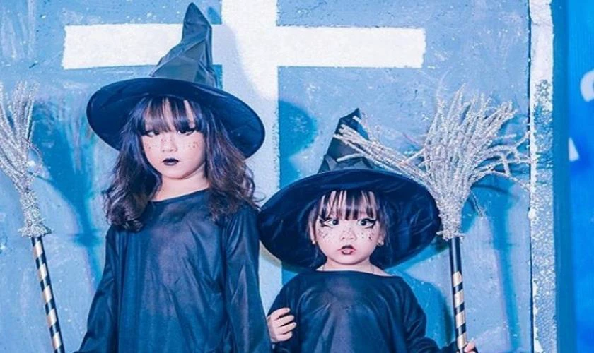 Hóa trang Halloween đơn giản