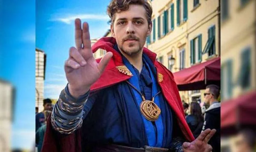 Hóa trang phù thủy Halloween Stephen Strange