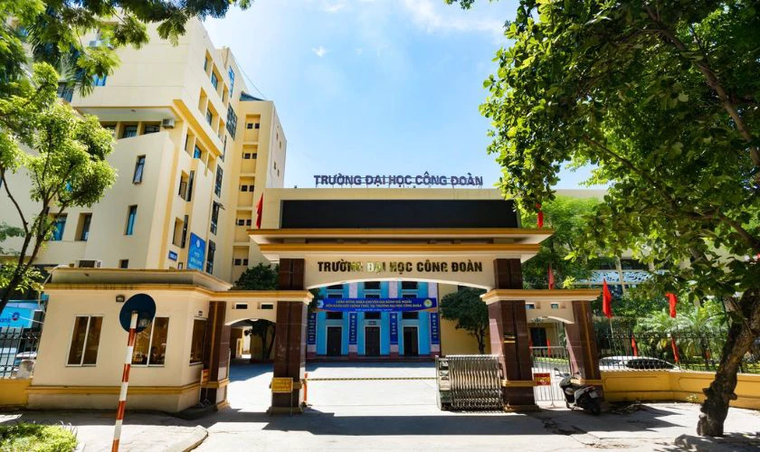 Đại học Công đoàn là một trong những trường đại học công lập tại Việt Nam