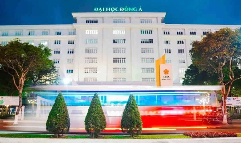Chính sách miễn giảm học phí và học bổng Đại học Đông Á