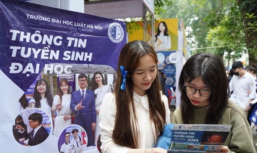 Ngành học cũng là một yếu tố ảnh hưởng đến số tiền học phí phải nộp