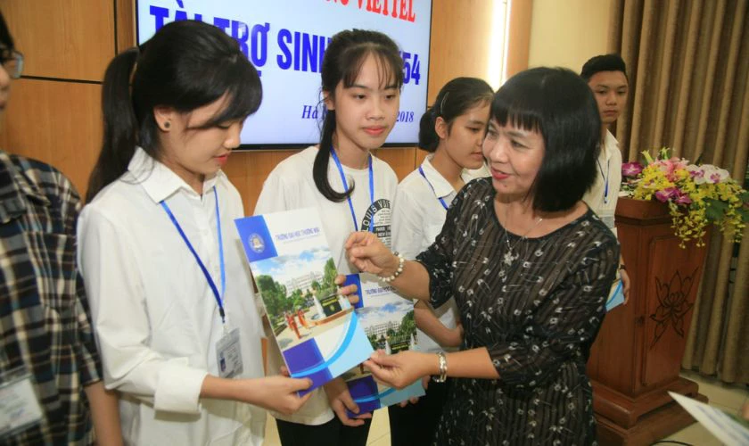 Học bổng khuyến khích học tập