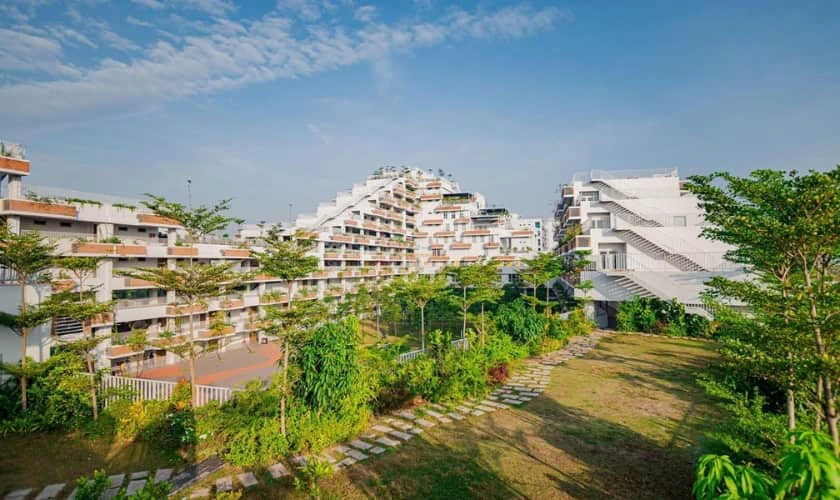 So s&aacute;nh học ph&iacute; FPT