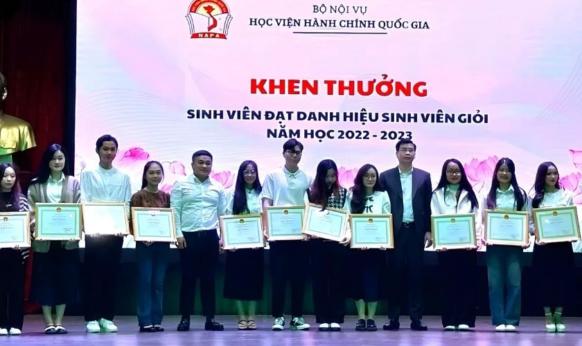 Học bổng cũng ảnh hưởng đến Học phí Học viện Hành chính Quốc gia