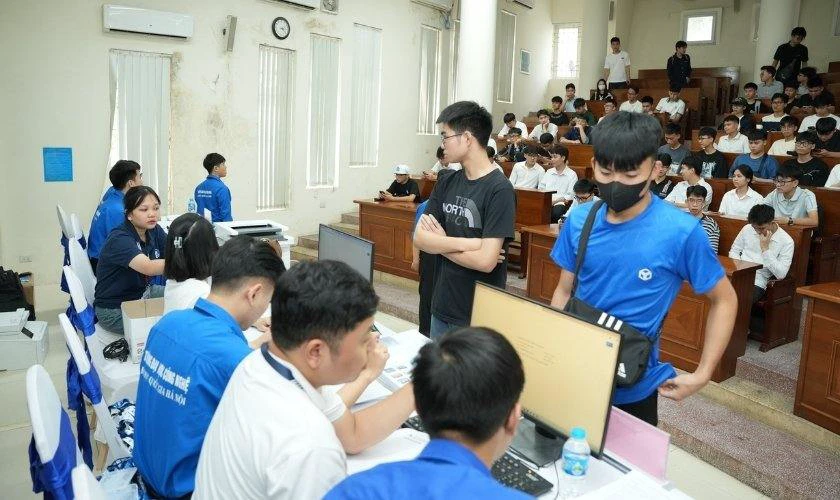 Lưu ý khi đóng học phí UET 2025