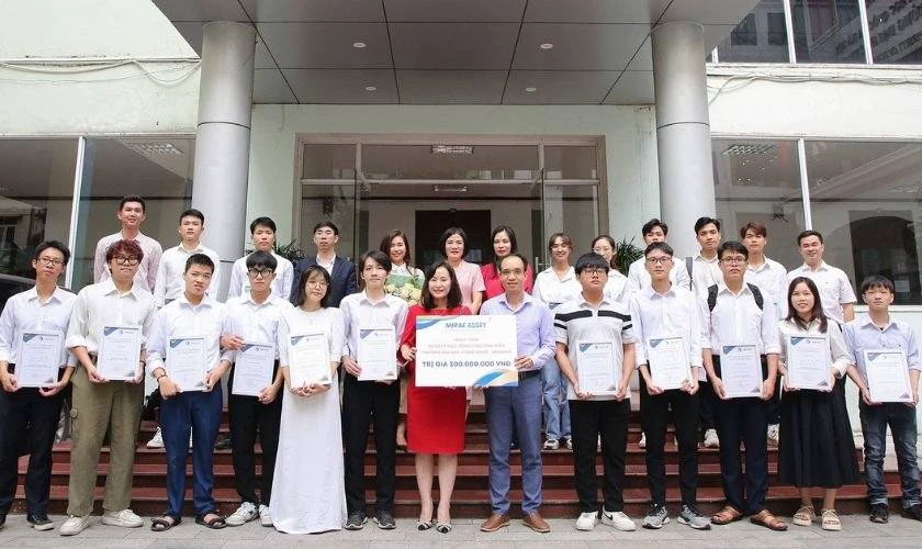 Học bổng ảnh hưởng tới học phí
