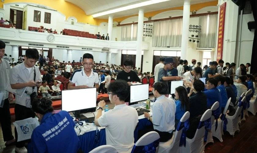 Cách đóng học phí UET năm 2025