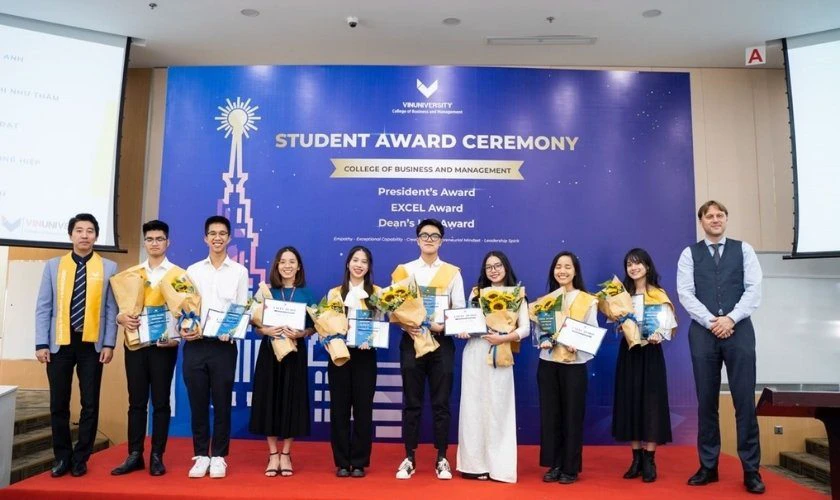 Chính sách học bổng