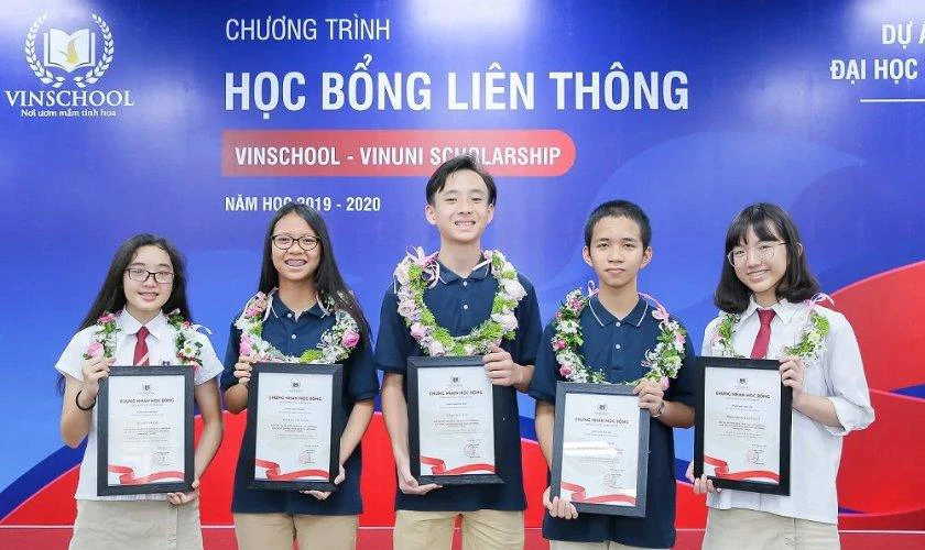 Chính sách miễn giảm học phí và học bổng VinUni