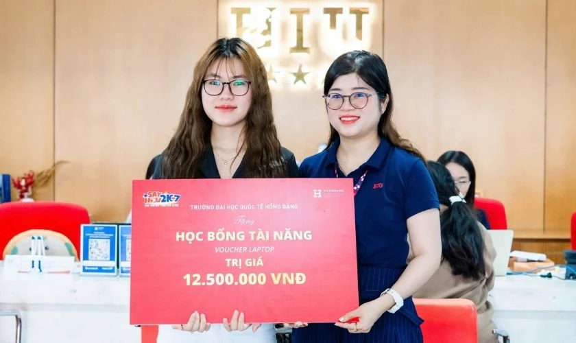 Các yếu tố ảnh hưởng đến Hồng Bàng học phí 2025