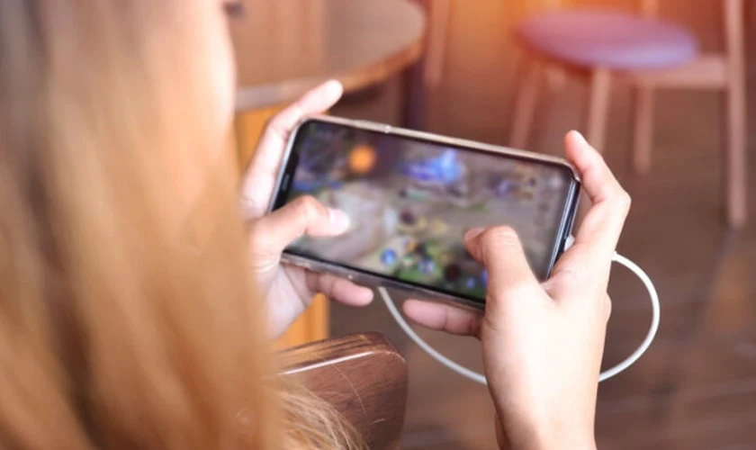 Sử dụng iPhone iOS 18.7 liên tục