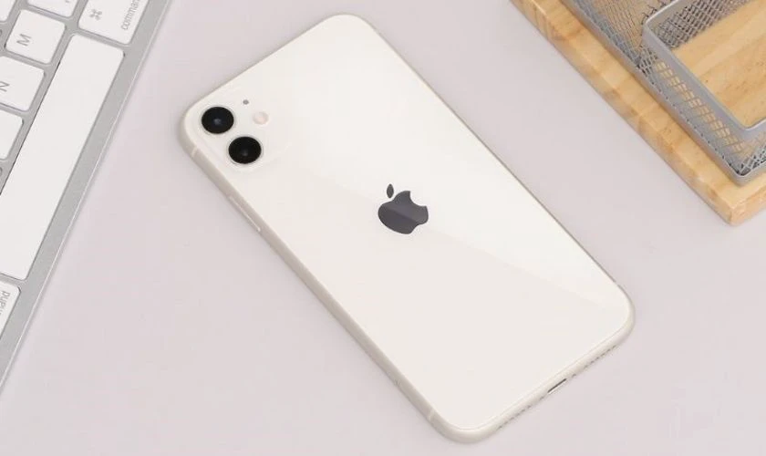 iPhone 11 màu trắng: tinh tế, dễ phối phụ kiện