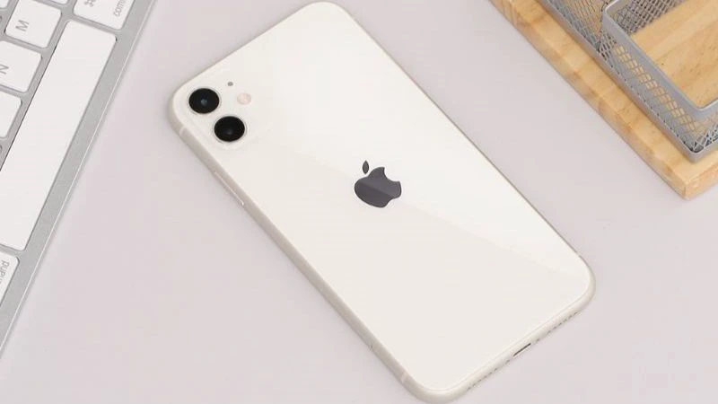 iPhone 11 màu trắng: tinh tế, dễ phối phụ kiện