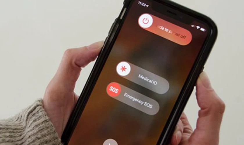 Mẹo hạn chế iPhone 12 bị đen màn hình mà vẫn có tiếng