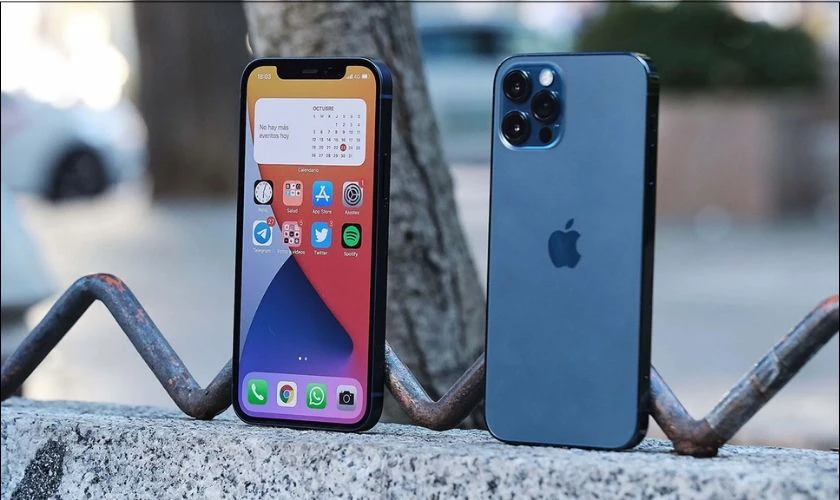 Tại sao iPhone 12 bị khai tử?