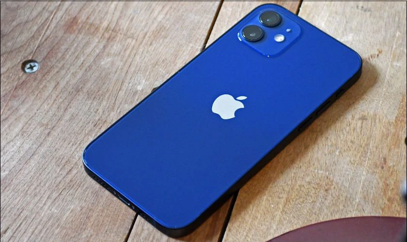 iPhone 12 bị khai tử chưa: Có nên mua năm 2025?