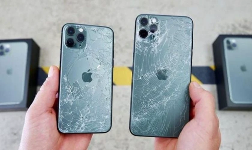 iPhone 12 Pro Max bị bể mặt sau là tình trạng gì