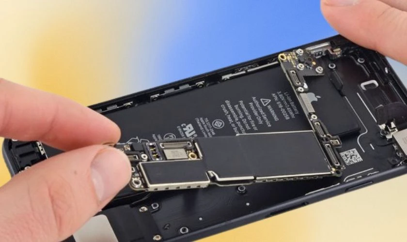Mở khóa iPhone 12 Pro Max bị khóa iCloud bằng cách thay IC