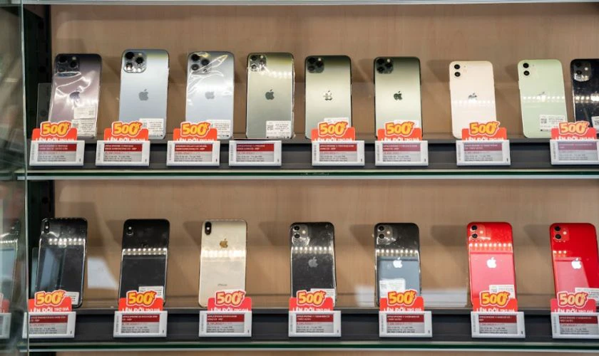 Ghé ngay cửa hàng Điện Thoại Vui hoặc truy cập website để chọn cho mình chiếc iPhone Pro màn hình 120Hz chất lượng với giá cực hợp lý