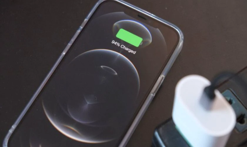 Dùng sạc MFi chính hãng hoặc được Apple chứng nhận