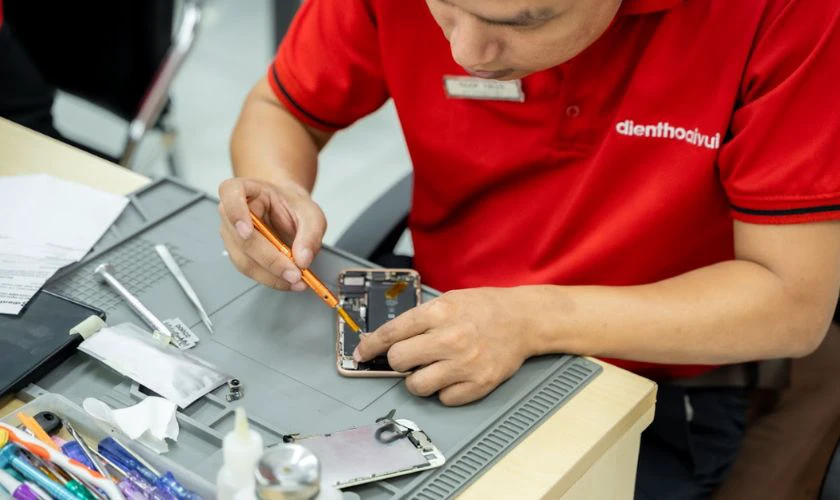 Mang đến trung tâm sửa chữa uy tín để kiểm tra phần cứng