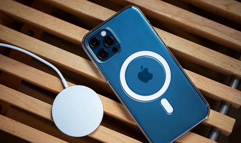 Mẹo hạn chế iPhone 12 Pro Max sập nguồn sạc không lên