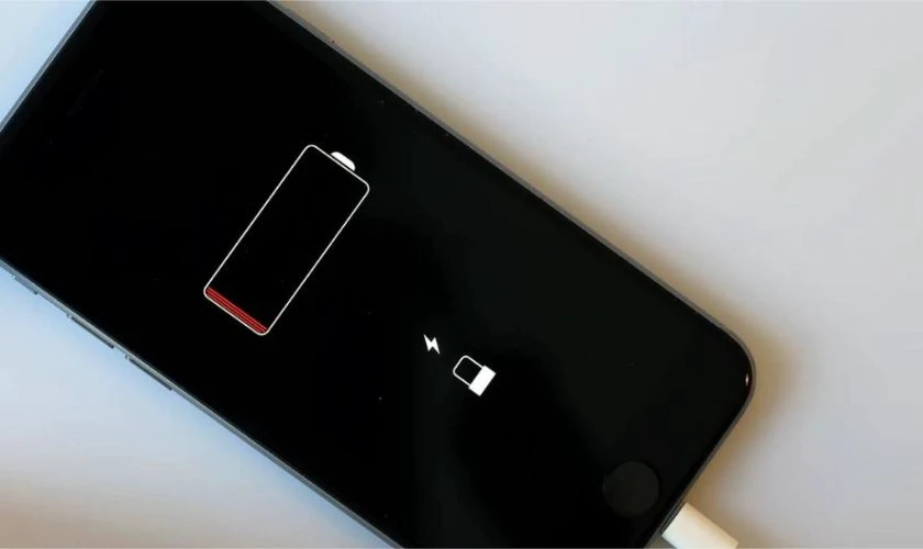 iPhone 12 Pro Max sập nguồn sạc không lên: Khi nào cần thay pin?