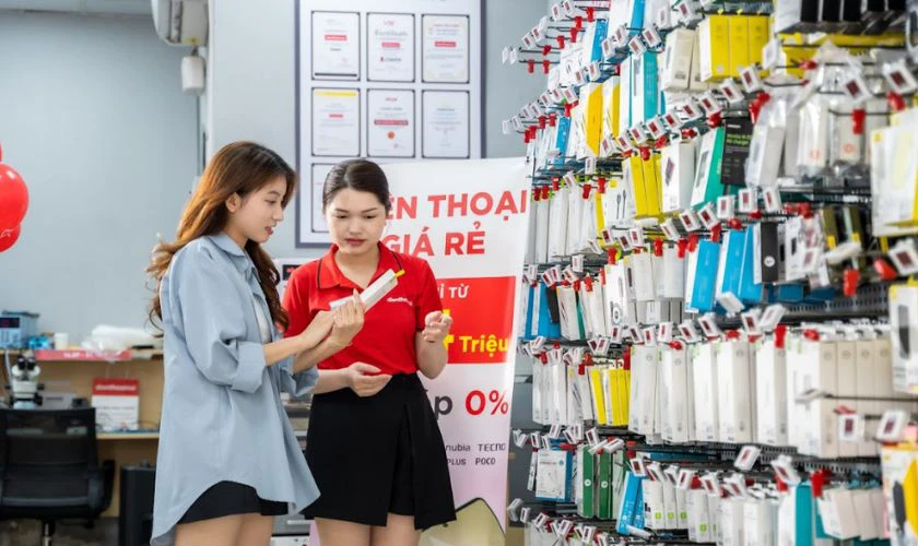 Điện Thoại Vui Sale iPhone 13 cũ Cyber Monday cũ giá tốt 2024
