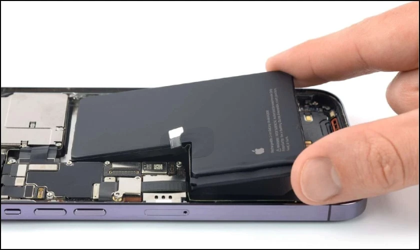Thay pin iPhone 14 Pro Max chính hãng Vmas