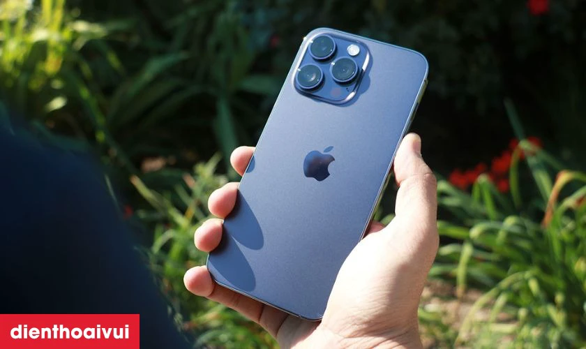 Thiết kế cao cấp và khả năng chống nước IP68