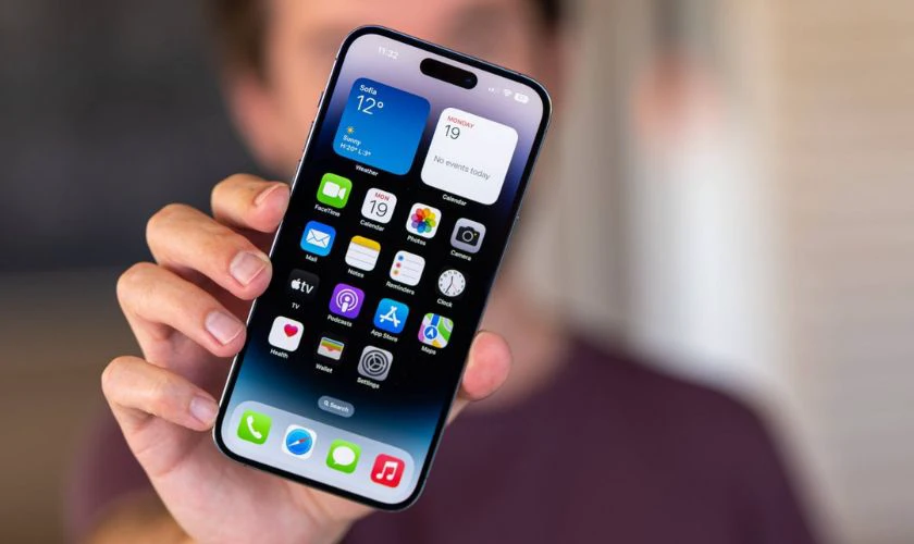 iPhone 14 Pro Max bị chậm có nên thay pin