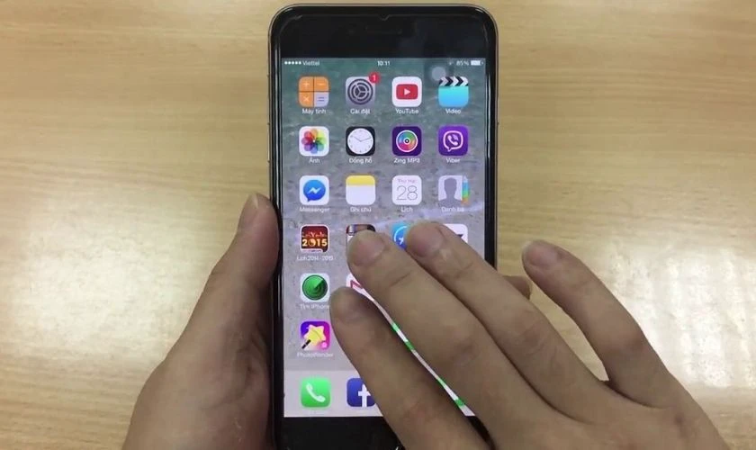 Tại sao iPhone 14 Pro Max bị phóng to màn hình
