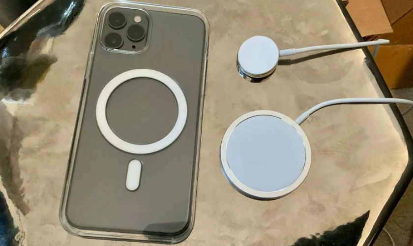 Lưu ý khi sử dụng sạc không dây trên iPhone 14 Pro Max