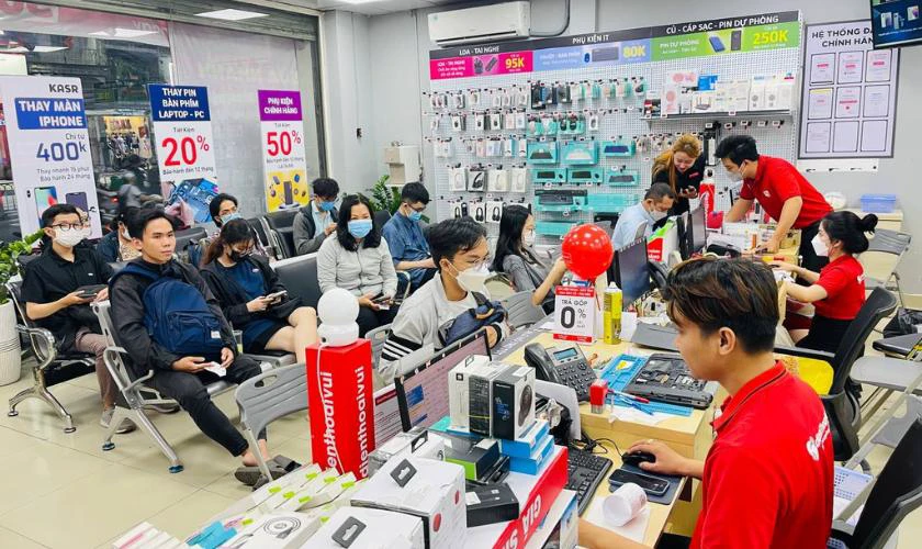 Địa chỉ thay pin iPhone 14 Pro Max sạc bị nóng máy uy tín