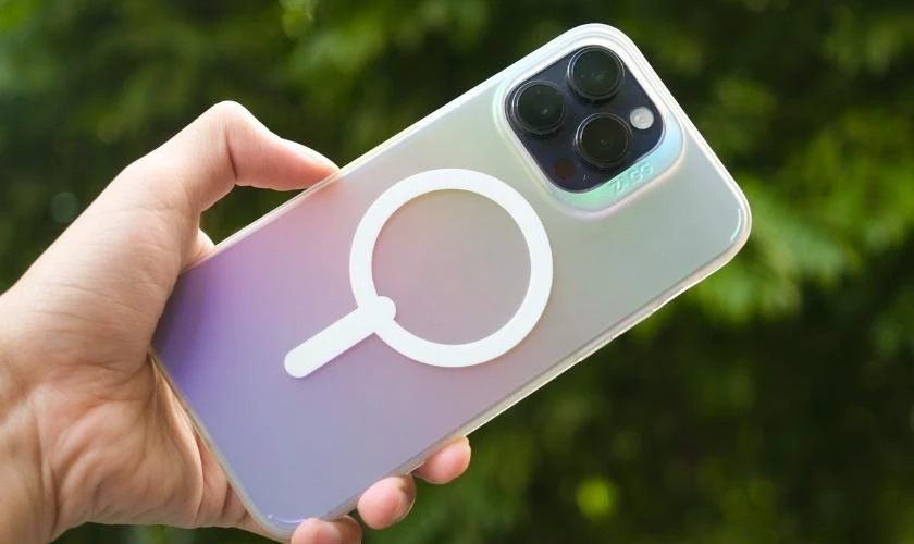 Tháo ốp lưng khi sạc để máy tản nhiệt tốt hơn