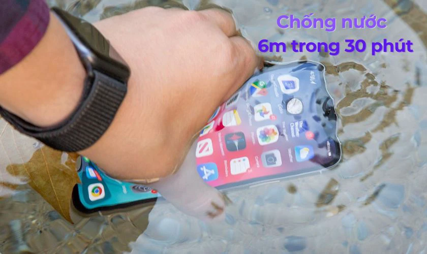 iPhone 15 chống nước trong bao lâu?
