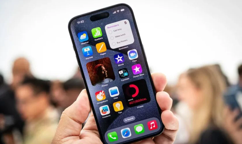 Mẹo hạn chế iPhone 15 Pro Max có bị xanh màn hình