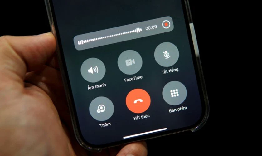 Tại sao phải biết iPhone 15 Pro Max có ghi âm cuộc gọi không?