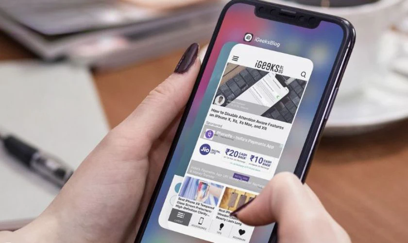 Tại sao iPhone 15 Pro Max để qua đêm bị tụt pin?