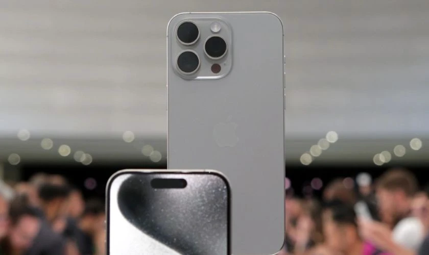 Có nên mua iPhone 15 Pro Max bản Singapore
