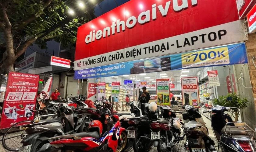 Mang máy đến trung tâm sửa chữa uy tín